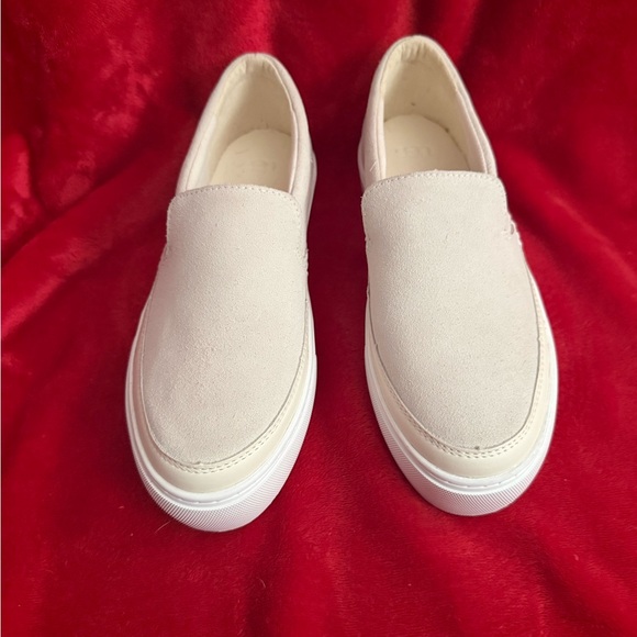UGG Shoes - UGG slip on’s. Size 8. Never been worn.